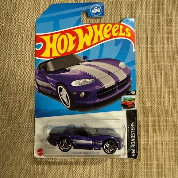 715-PHM 2023 Hot Wheels New Dodge Viper RT/10 Purple, Hw Roadsters 7/10 - Picture 1 of 7